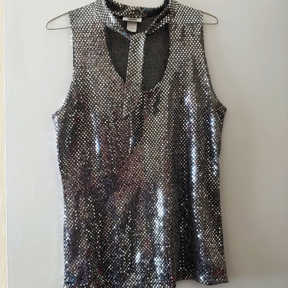 Janana's vintage sequined shell with the at neck 1x